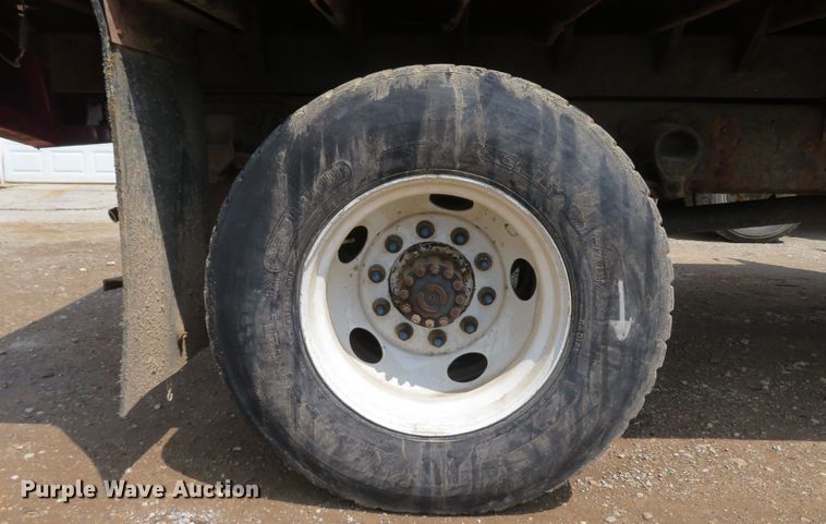 image for item NL9506 2000 Ford F650 XL Super Duty  dump truck