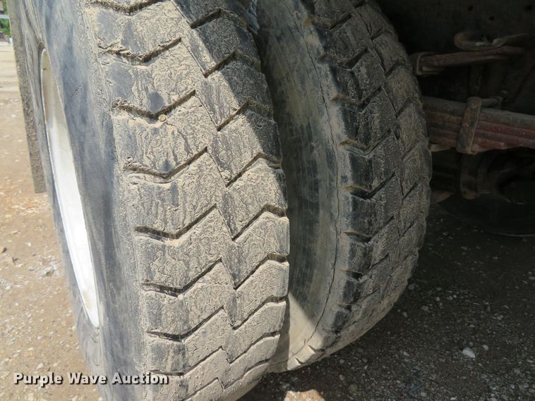 image for item NL9506 2000 Ford F650 XL Super Duty  dump truck