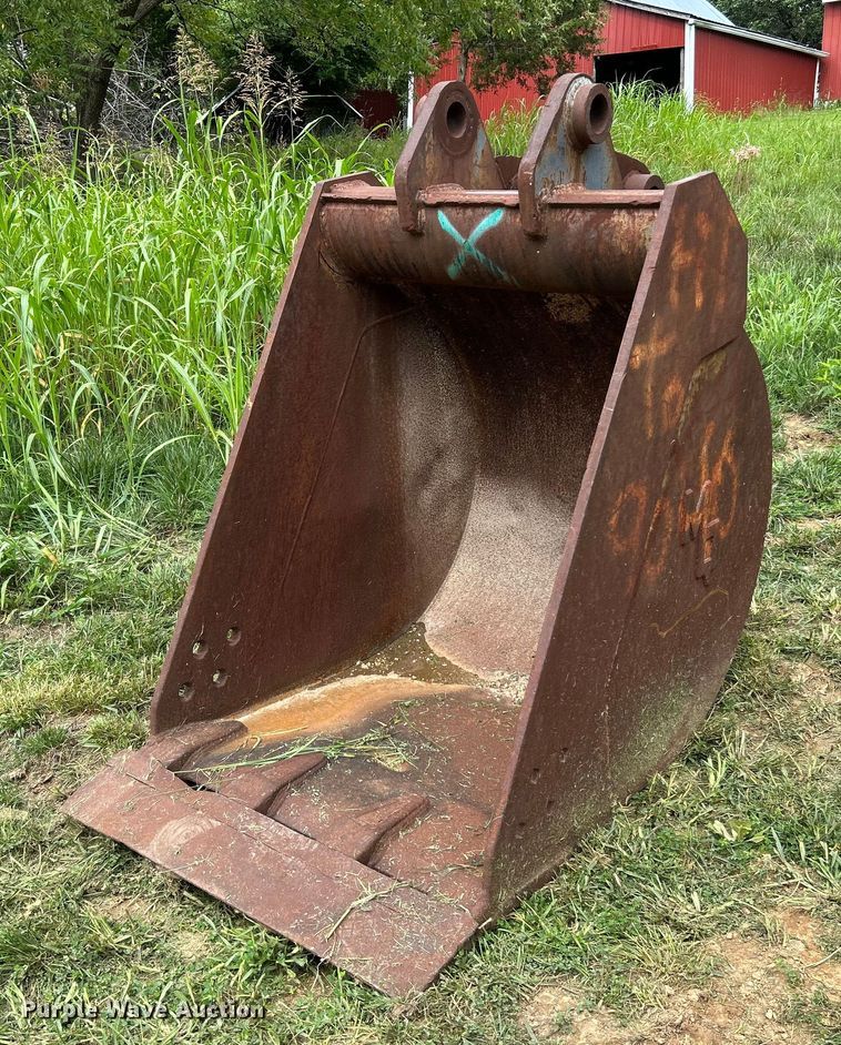 image for item NL9512 MQ  40"W excavator bucket