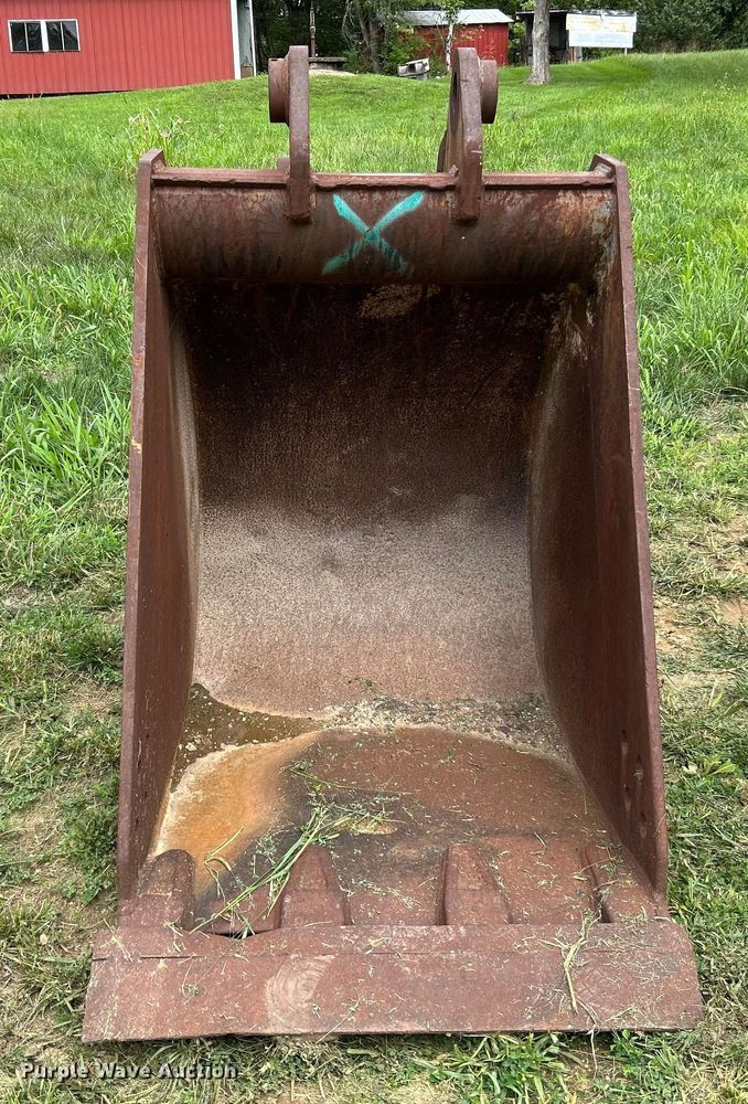 image for item NL9512 MQ  40"W excavator bucket