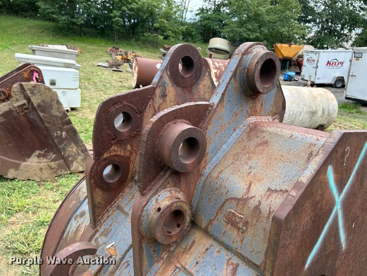 image for item NL9512 MQ  40"W excavator bucket