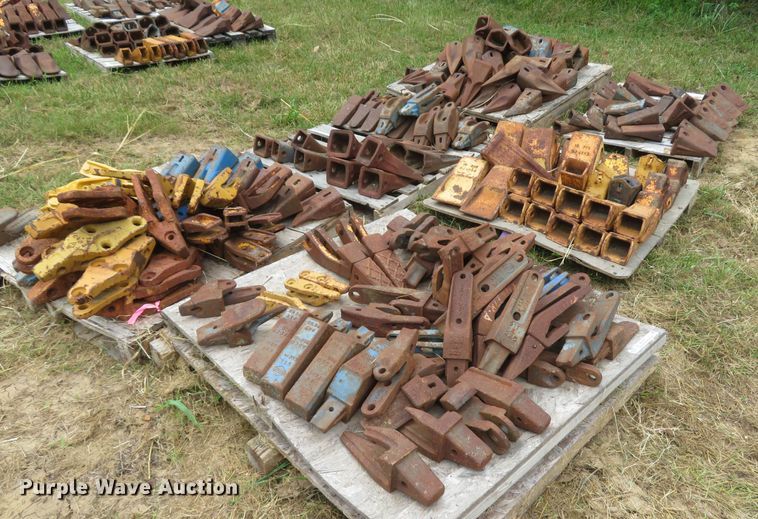 image for item NL9513 (6) pallets of excavator bucket teeth