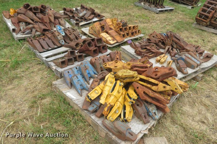 image for item NL9513 (6) pallets of excavator bucket teeth