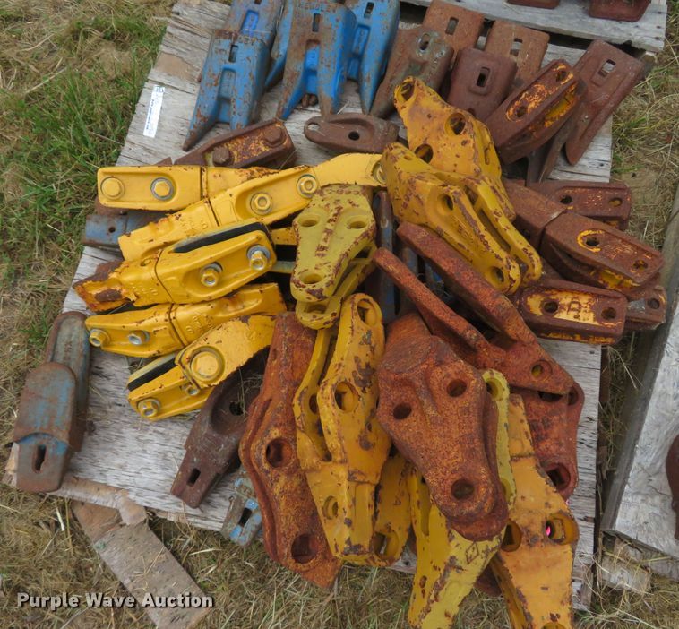 image for item NL9513 (6) pallets of excavator bucket teeth