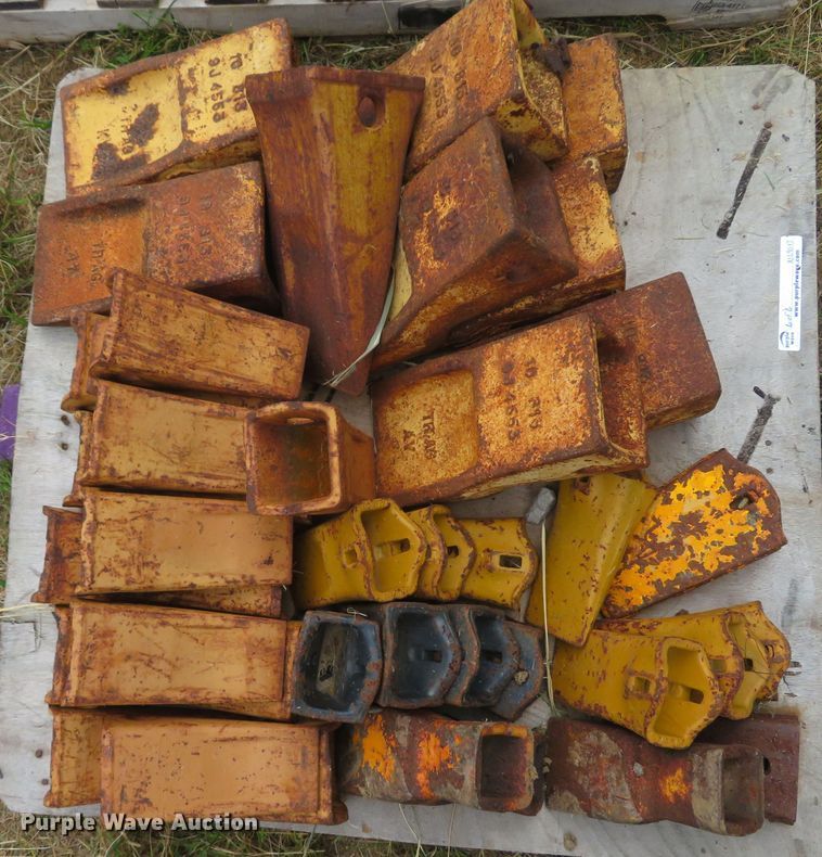 image for item NL9513 (6) pallets of excavator bucket teeth