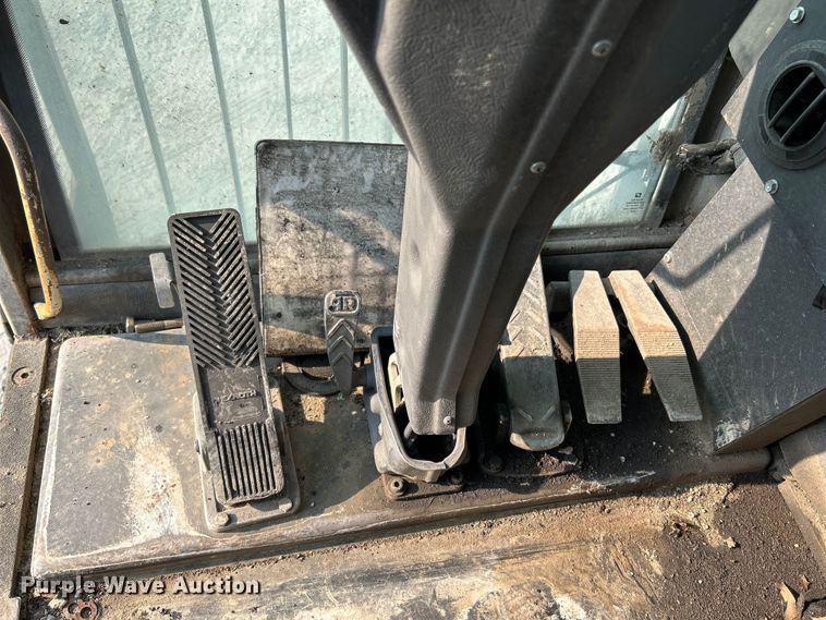 image for item NL9561 2005 Terex Fuchs MHL380  material handler