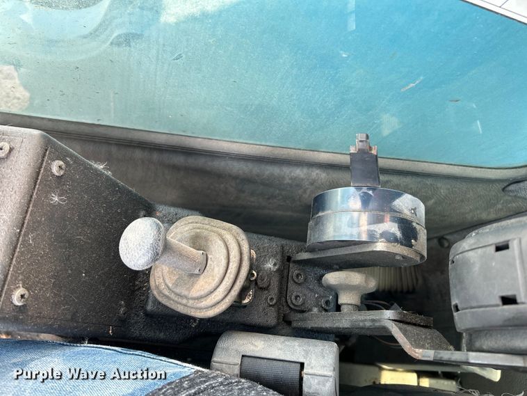 image for item NL9561 2005 Terex Fuchs MHL380  material handler