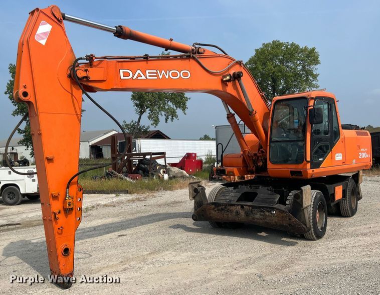 image for item NL9563 2003 Daewoo Solar 200 W-V  wheeled excavator