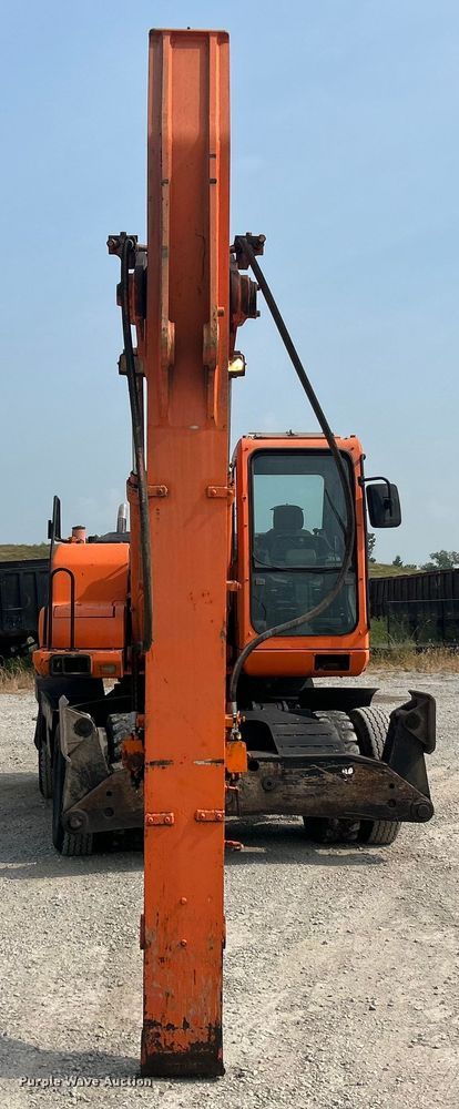 image for item NL9563 2003 Daewoo Solar 200 W-V  wheeled excavator