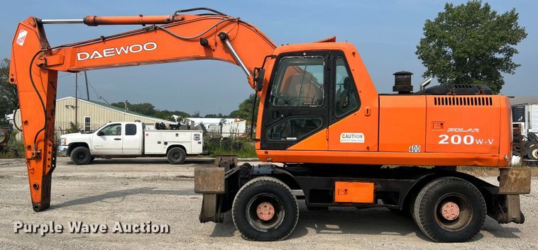 image for item NL9563 2003 Daewoo Solar 200 W-V  wheeled excavator