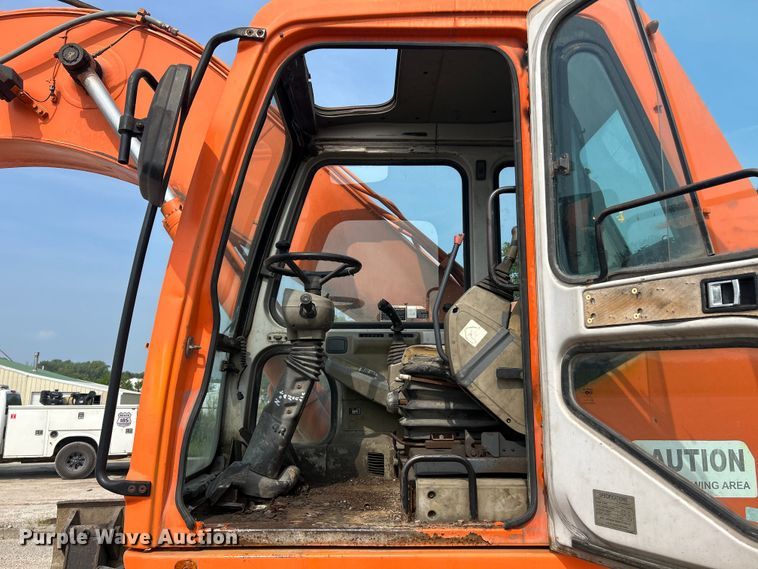 image for item NL9563 2003 Daewoo Solar 200 W-V  wheeled excavator