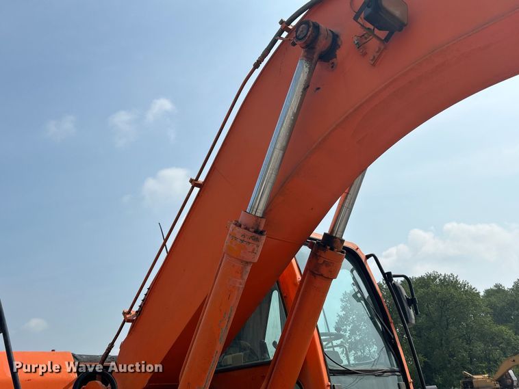 image for item NL9563 2003 Daewoo Solar 200 W-V  wheeled excavator