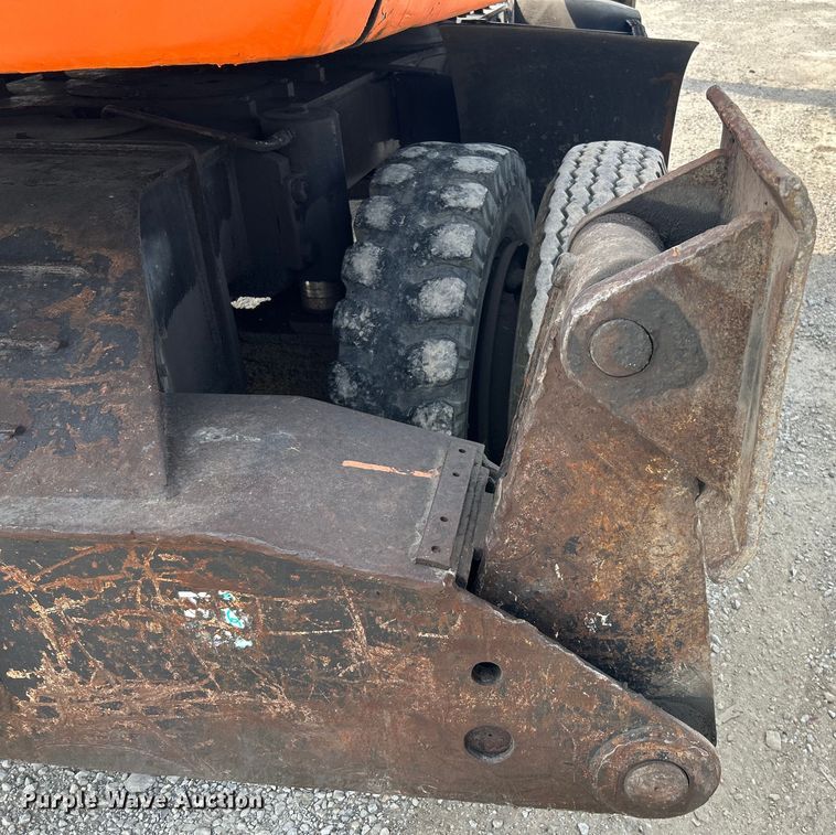 image for item NL9563 2003 Daewoo Solar 200 W-V  wheeled excavator