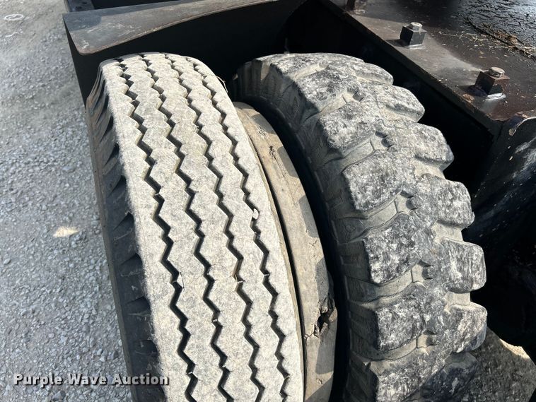 image for item NL9563 2003 Daewoo Solar 200 W-V  wheeled excavator