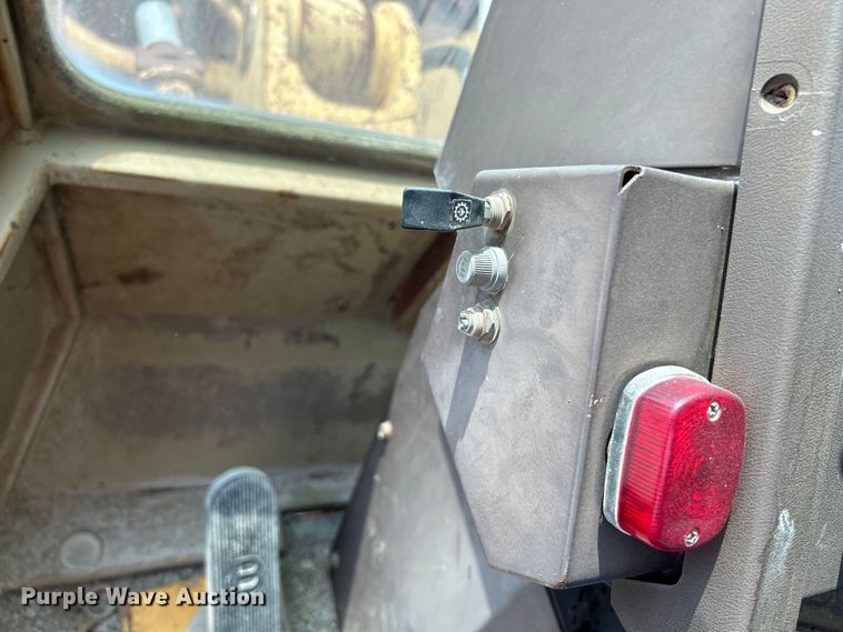 image for item NL9564 1990 Komatsu WA500-1  wheel loader