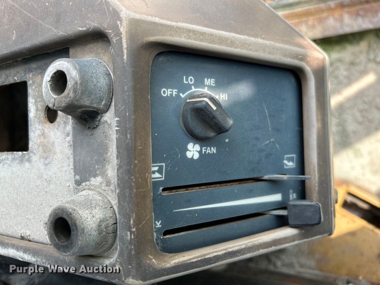 image for item NL9564 1990 Komatsu WA500-1  wheel loader