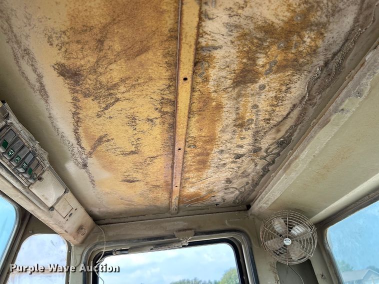 image for item NL9564 1990 Komatsu WA500-1  wheel loader