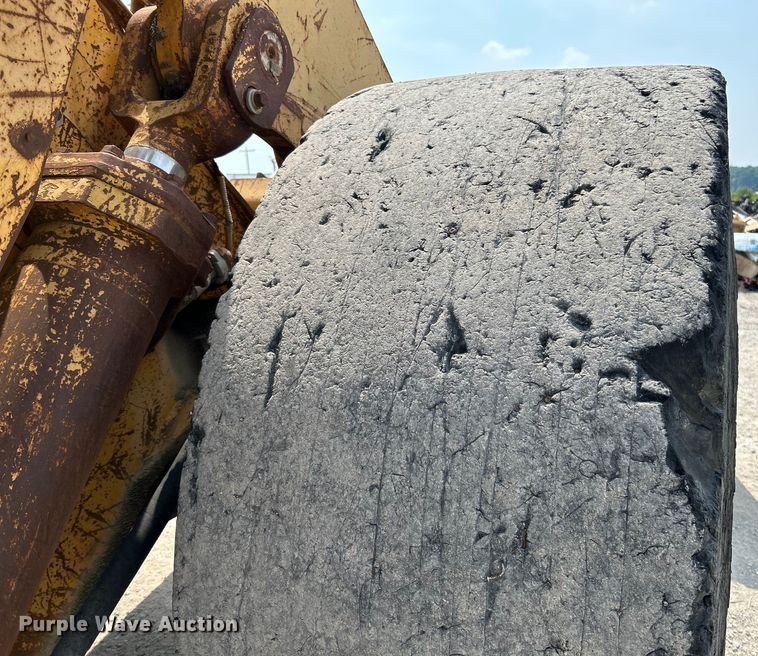 image for item NL9564 1990 Komatsu WA500-1  wheel loader