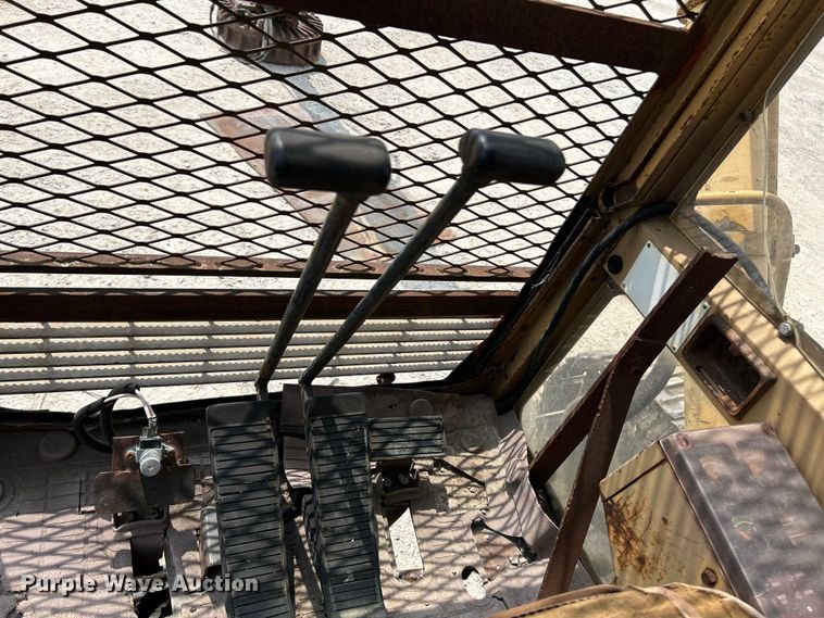 image for item NL9565 1989 Caterpillar E70B  excavator