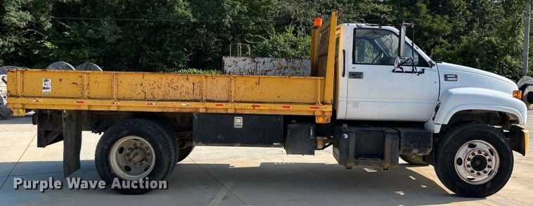image for item NL9574 2000 GMC C6500  flatbed truck