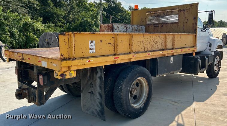 image for item NL9574 2000 GMC C6500  flatbed truck