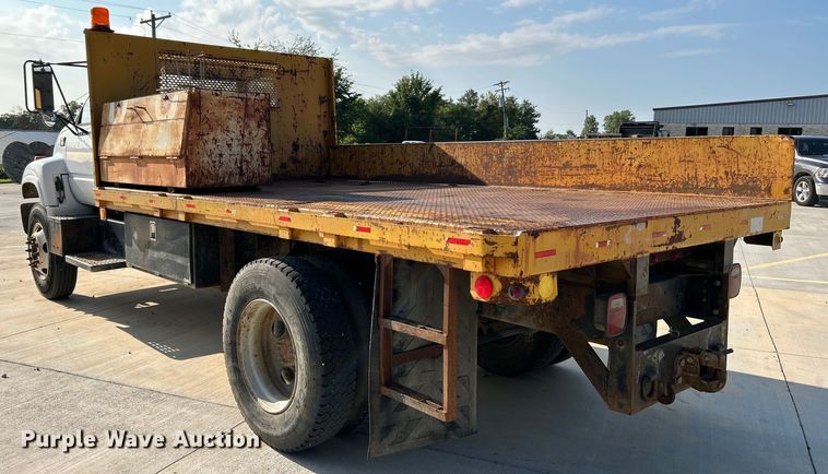 image for item NL9574 2000 GMC C6500  flatbed truck