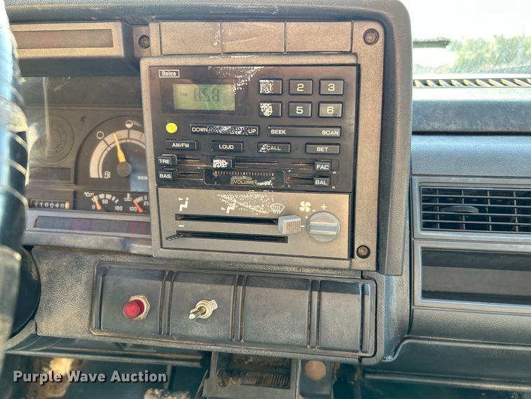 image for item NL9574 2000 GMC C6500  flatbed truck