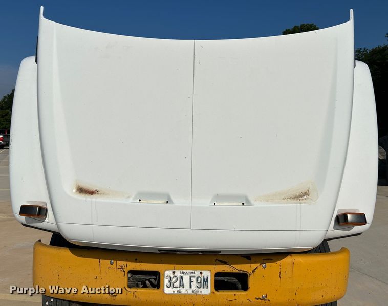 image for item NL9574 2000 GMC C6500  flatbed truck