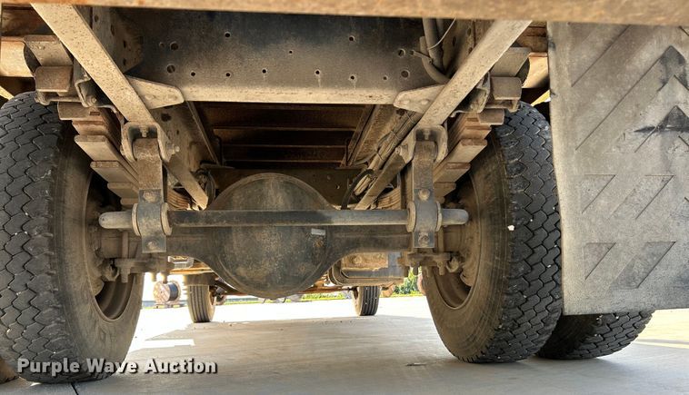 image for item NL9574 2000 GMC C6500  flatbed truck