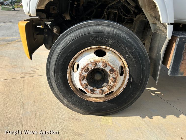 image for item NL9574 2000 GMC C6500  flatbed truck