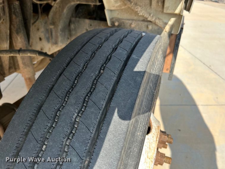 image for item NL9574 2000 GMC C6500  flatbed truck