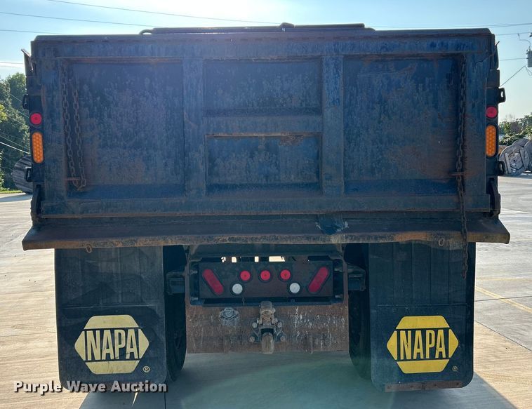 image for item NL9575 2003 International 4200  dump truck