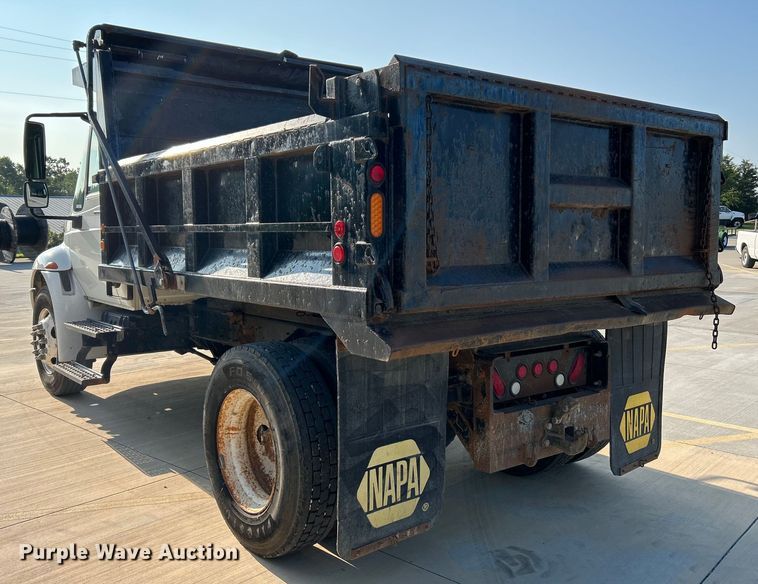 image for item NL9575 2003 International 4200  dump truck