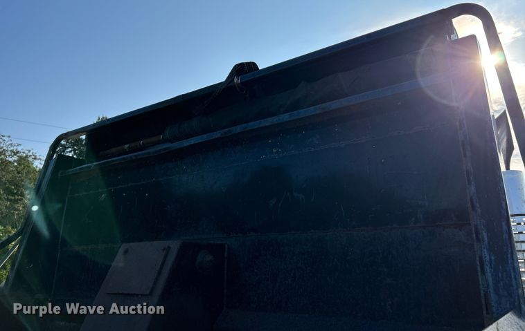 image for item NL9575 2003 International 4200  dump truck