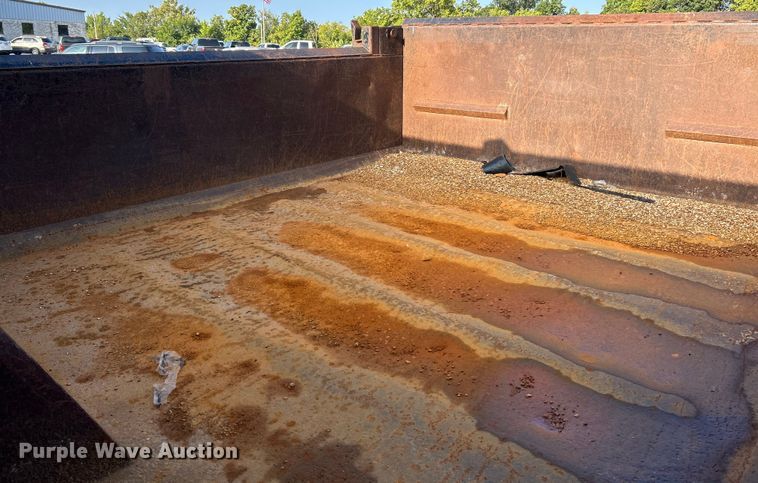 image for item NL9575 2003 International 4200  dump truck