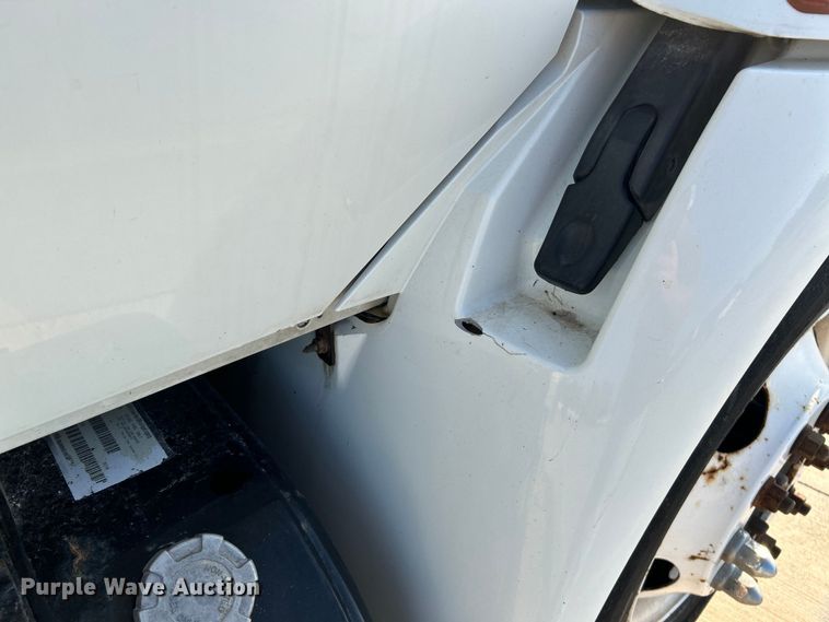 image for item NL9575 2003 International 4200  dump truck