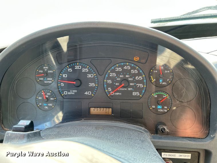 image for item NL9575 2003 International 4200  dump truck