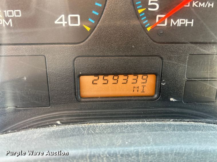 image for item NL9575 2003 International 4200  dump truck