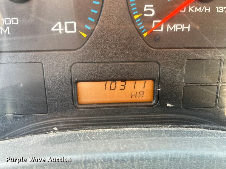 image for item NL9575 2003 International 4200  dump truck