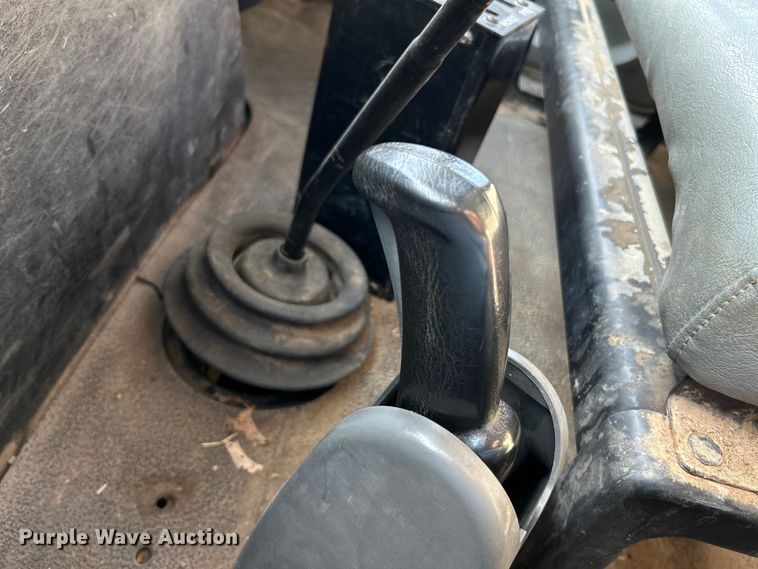 image for item NL9575 2003 International 4200  dump truck