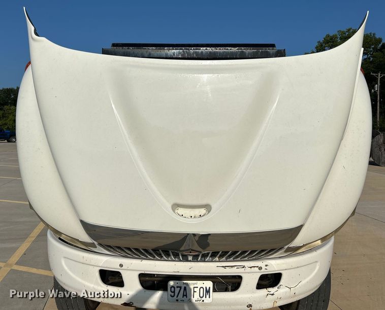 image for item NL9575 2003 International 4200  dump truck