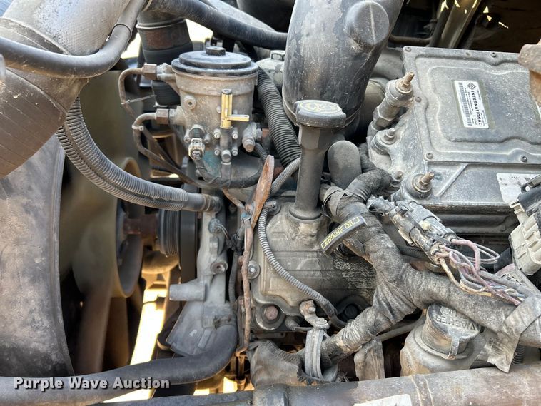 image for item NL9575 2003 International 4200  dump truck