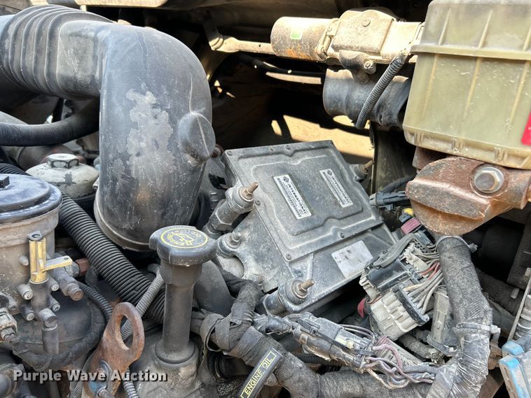 image for item NL9575 2003 International 4200  dump truck