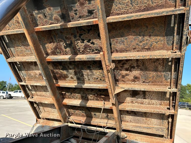 image for item NL9575 2003 International 4200  dump truck