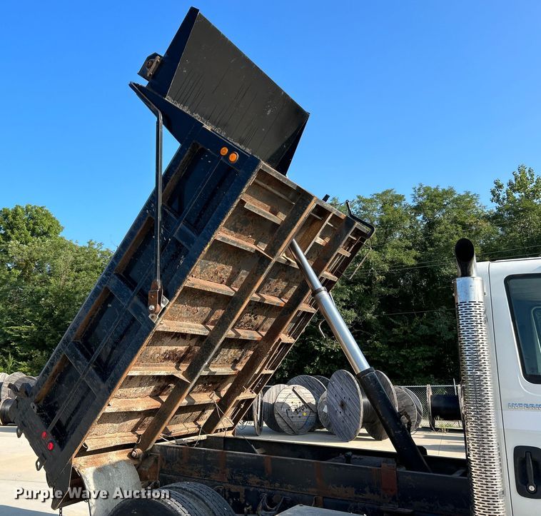 image for item NL9575 2003 International 4200  dump truck