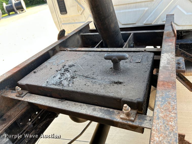 image for item NL9575 2003 International 4200  dump truck