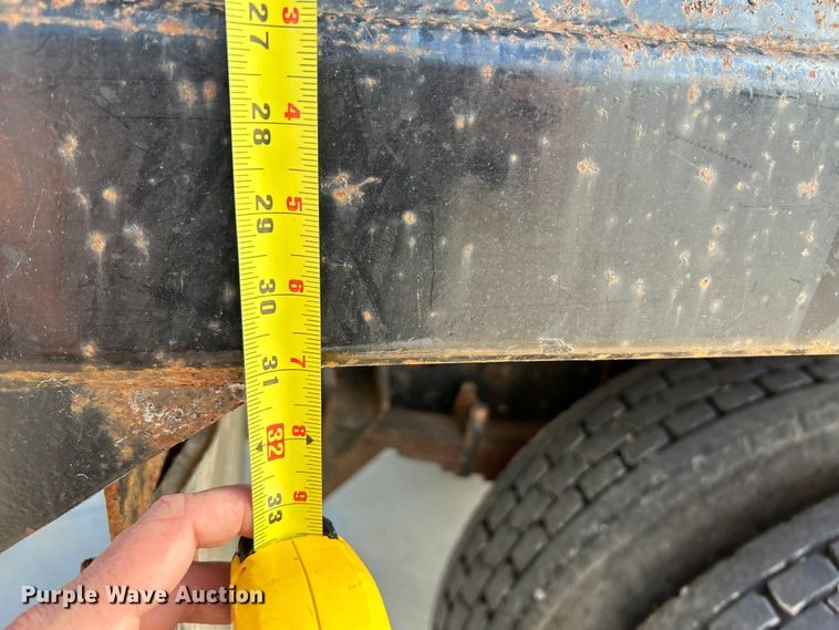 image for item NL9575 2003 International 4200  dump truck