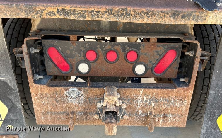 image for item NL9575 2003 International 4200  dump truck