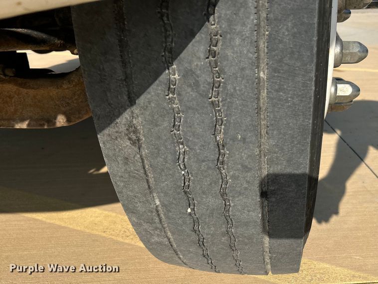 image for item NL9575 2003 International 4200  dump truck