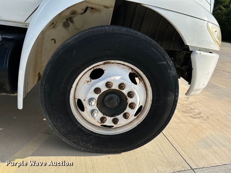 image for item NL9575 2003 International 4200  dump truck